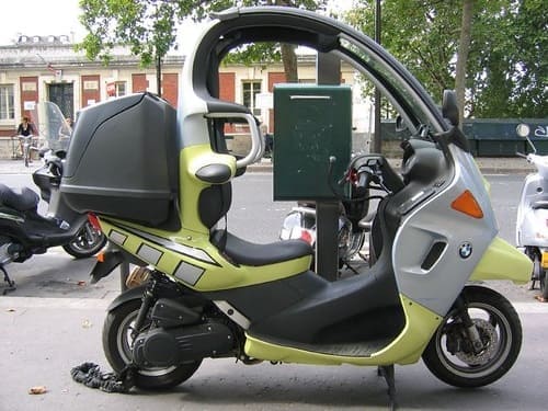 moto con autoproteccion